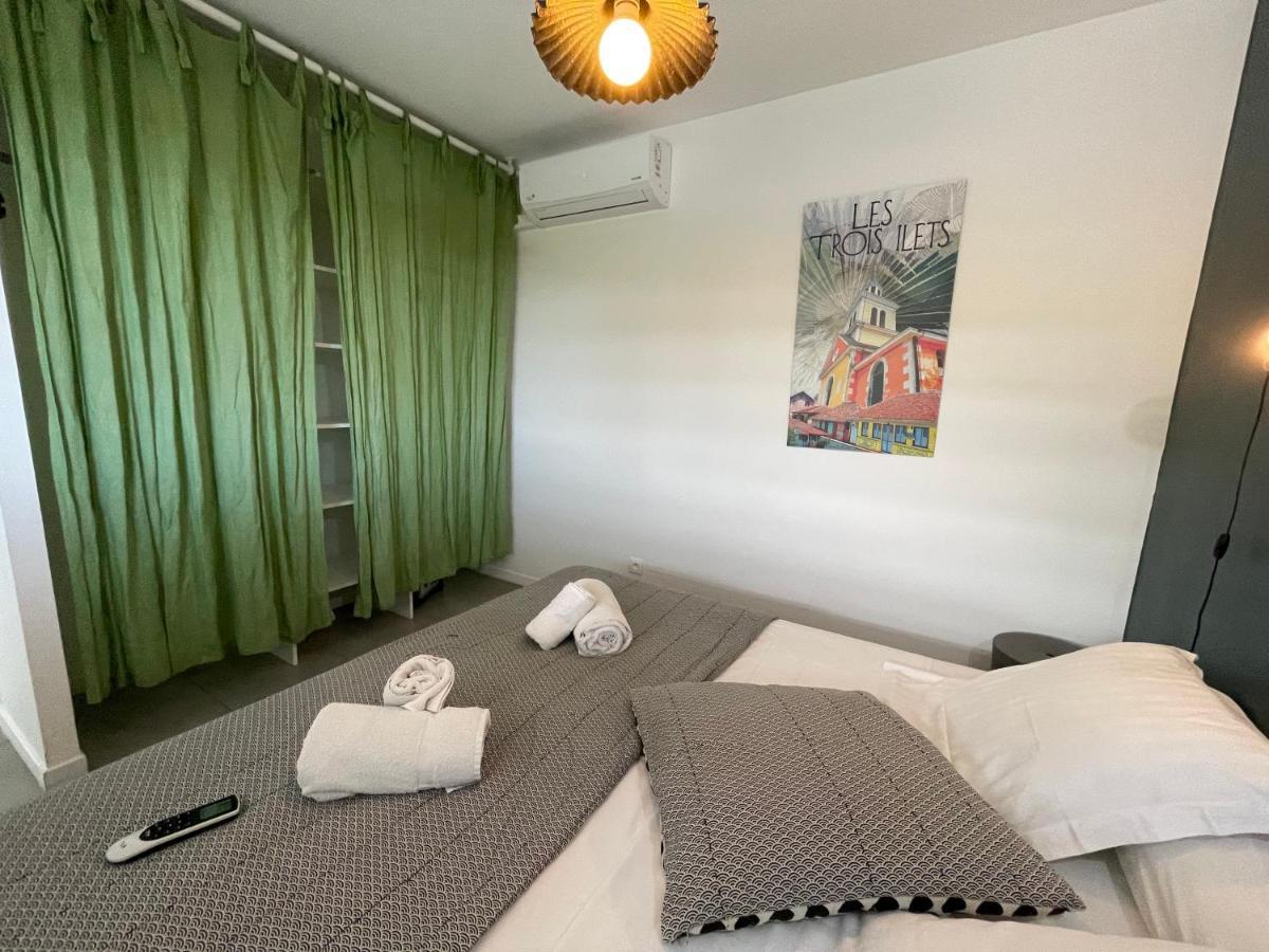 La Villa Jalna Grenadine Deux Chambres Et Piscine Privee Les Trois-Ilets Luaran gambar