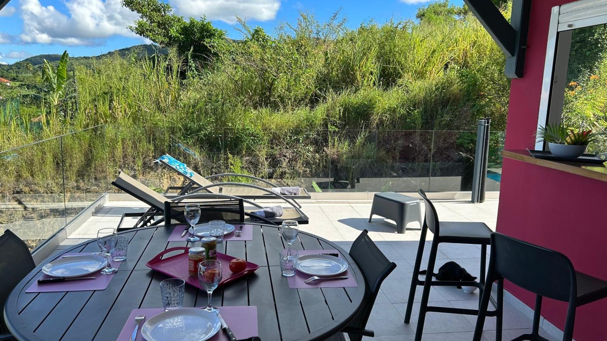 La Villa Jalna Grenadine Deux Chambres Et Piscine Privee Les Trois-Ilets Luaran gambar
