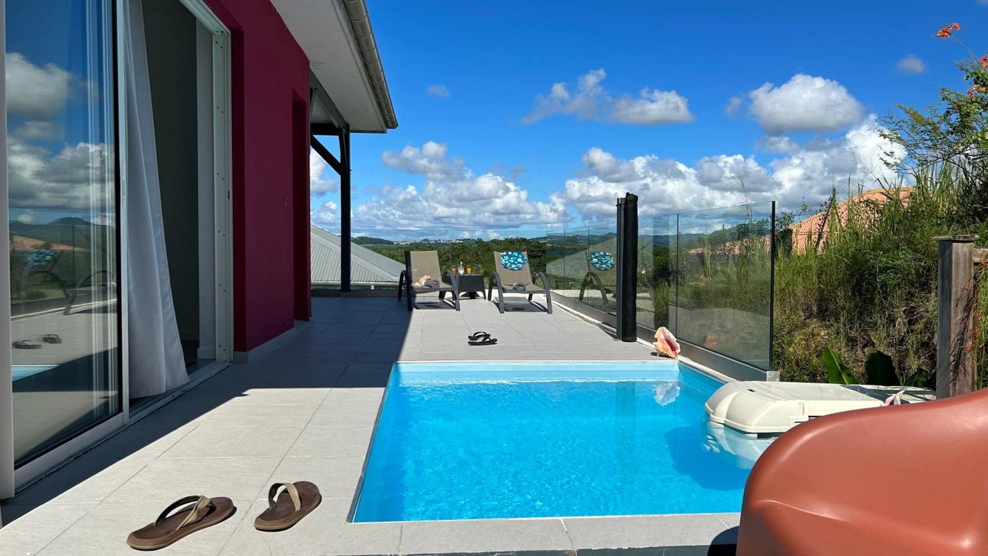 La Villa Jalna Grenadine Deux Chambres Et Piscine Privee Les Trois-Ilets Luaran gambar