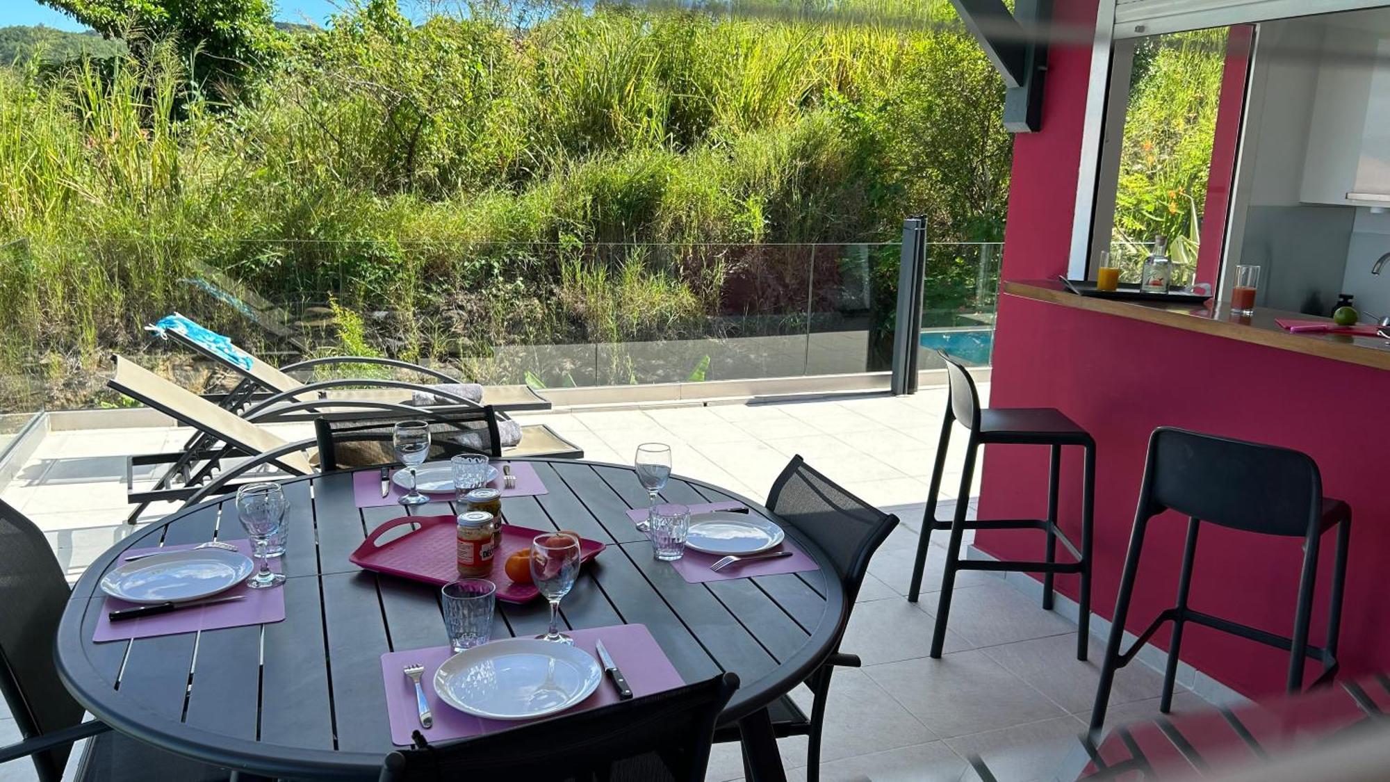 La Villa Jalna Grenadine Deux Chambres Et Piscine Privee Les Trois-Ilets Luaran gambar