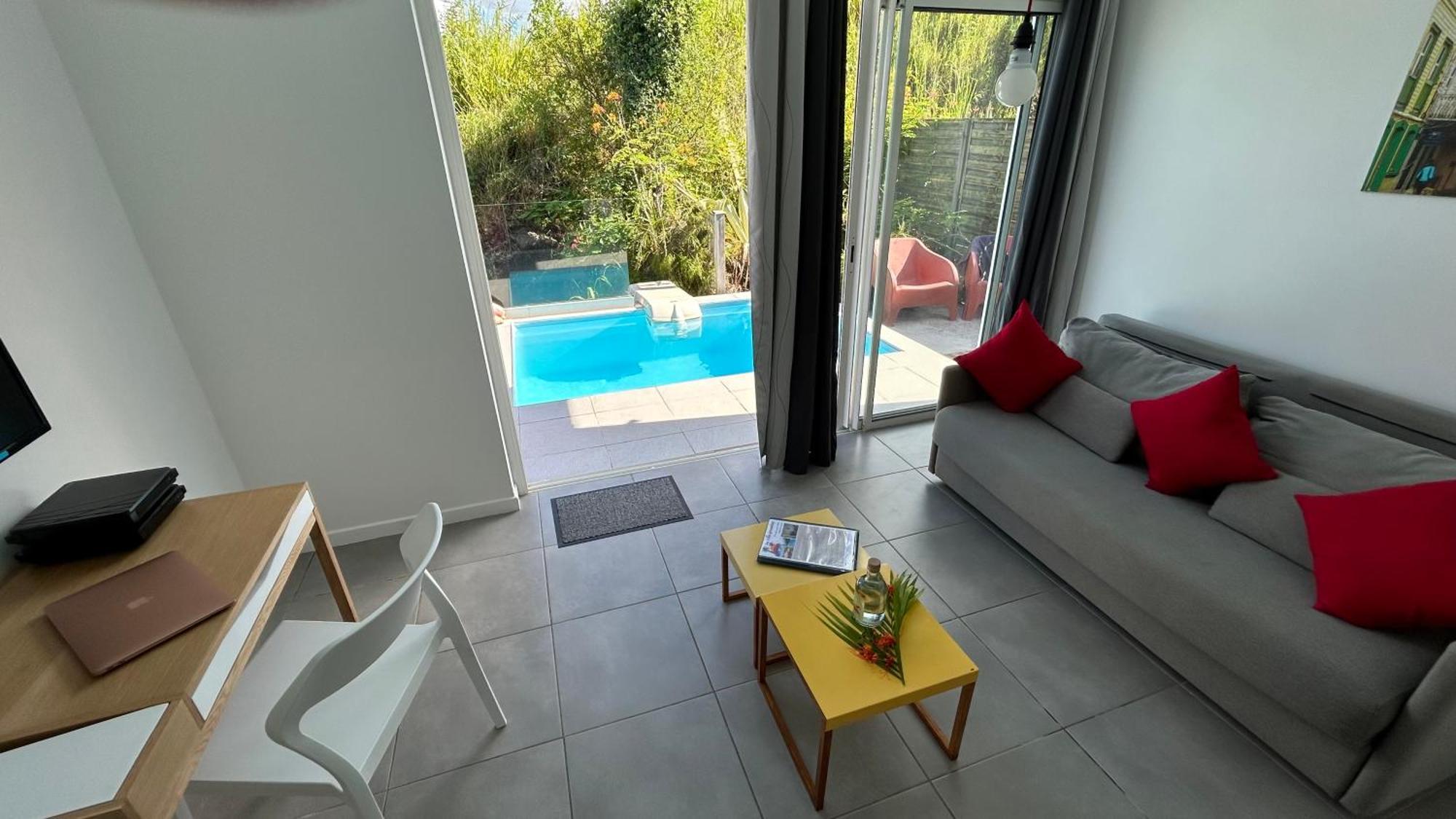 La Villa Jalna Grenadine Deux Chambres Et Piscine Privee Les Trois-Ilets Luaran gambar