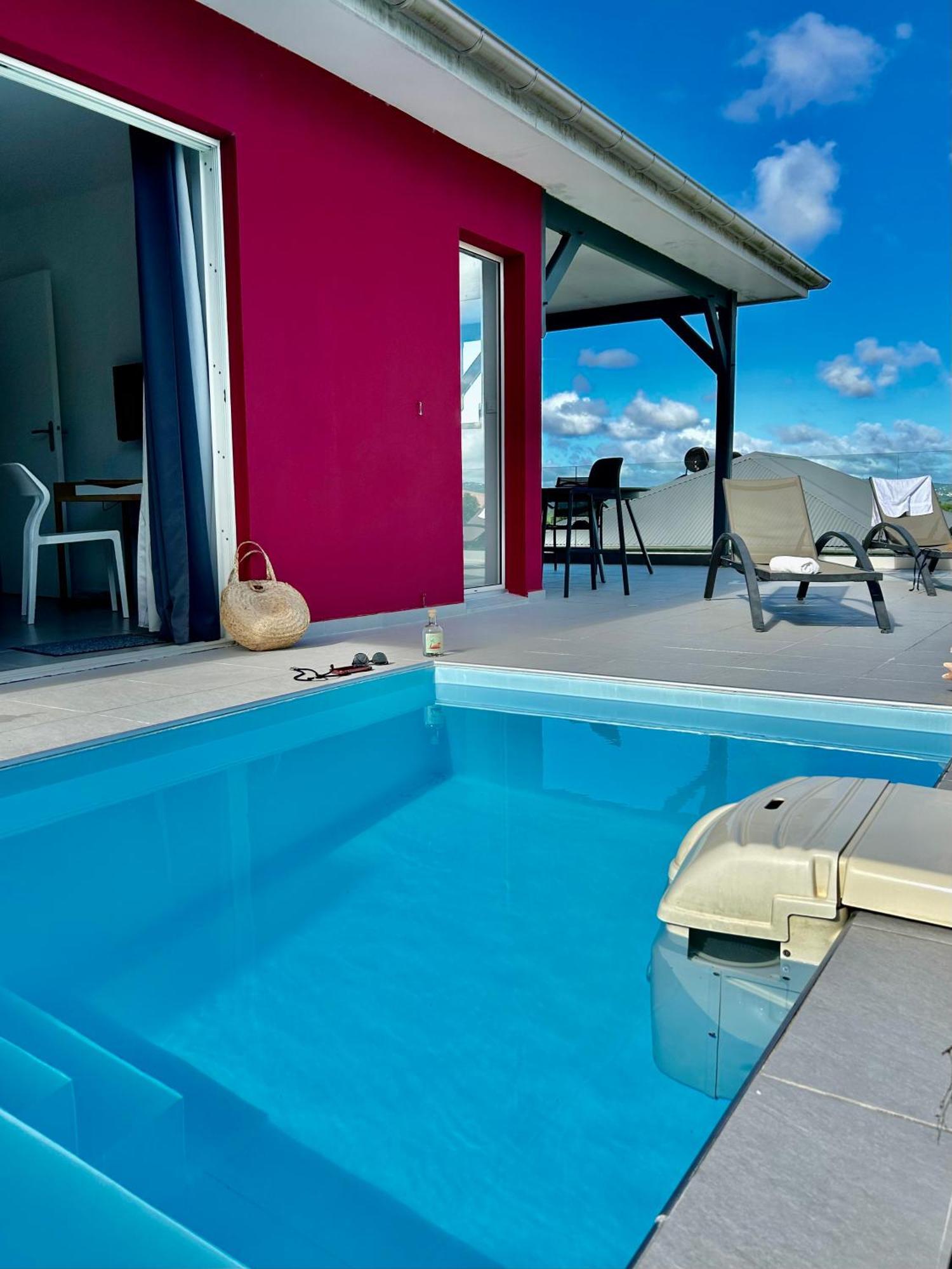 La Villa Jalna Grenadine Deux Chambres Et Piscine Privee Les Trois-Ilets Luaran gambar
