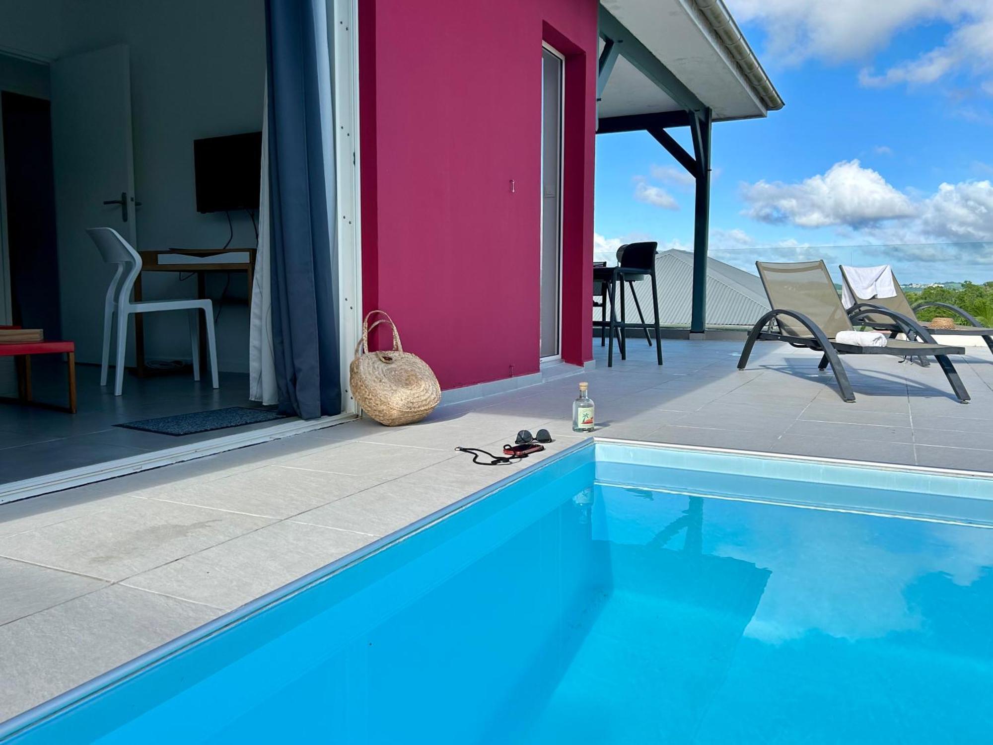 La Villa Jalna Grenadine Deux Chambres Et Piscine Privee Les Trois-Ilets Luaran gambar